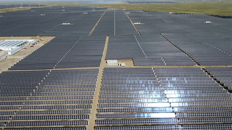 首批发货！新恒源跟踪支架再次扬帆中东